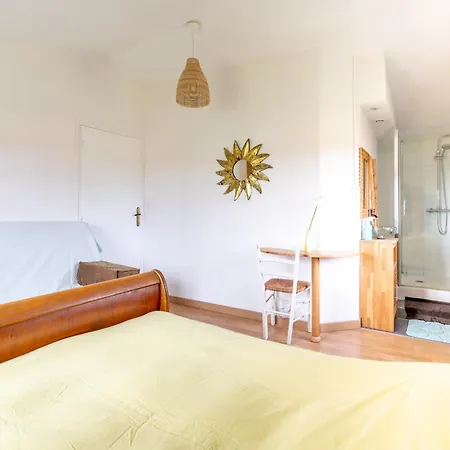 Maison De Charme - 400m Hébergement de vacances *